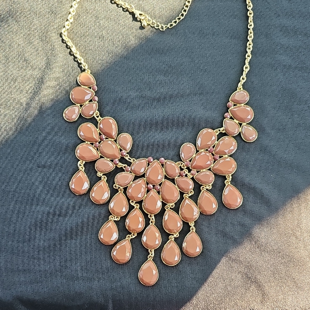 Elegant Gold and Brown Teardrop Necklace